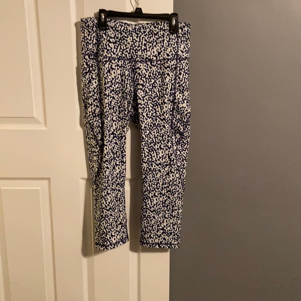 Blue and White Print Capri Active Leggings